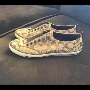 COACH slip-on shoes - Size 9